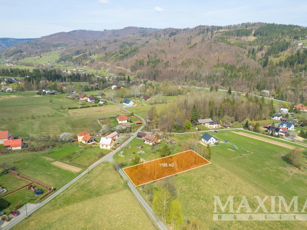 Prodej pozemku 1195 m2