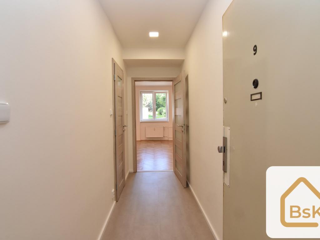 Pronájem bytu 1+1 30 m² - Więcej