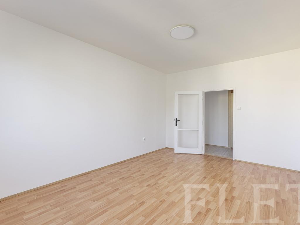 Pronájem bytu 2+1 65 m² – pohled 6