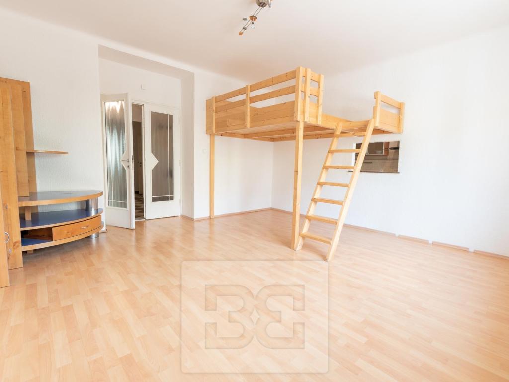 Pronájem bytu 2+1 80 m2
