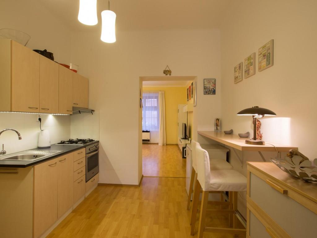 Pronájem bytu 2+kk 50 m2, Praha – náhled fotky 2