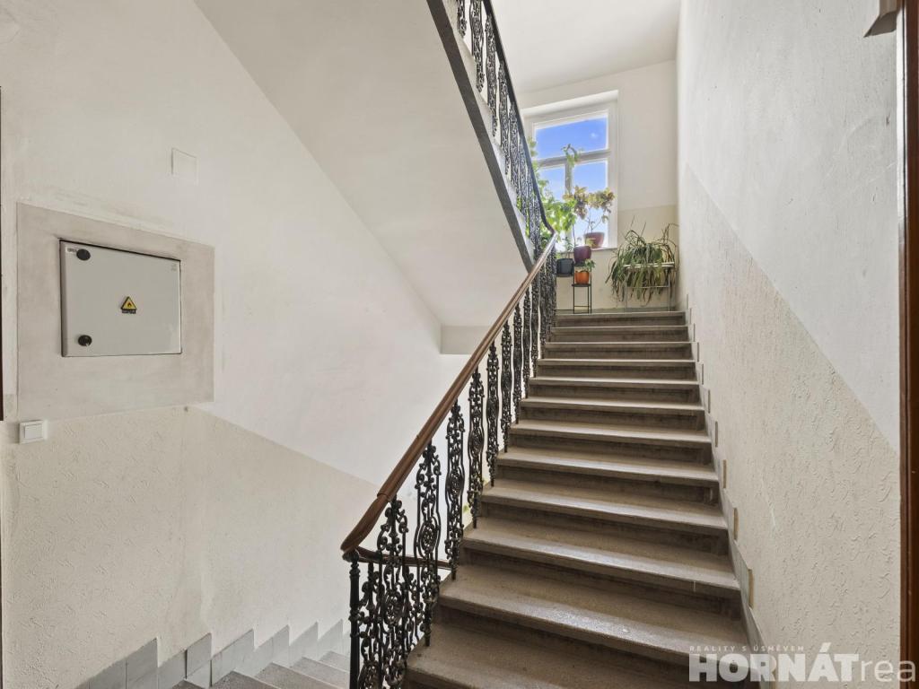 Pronájem bytu 1+kk 28 m2, Praha – náhled fotky 13