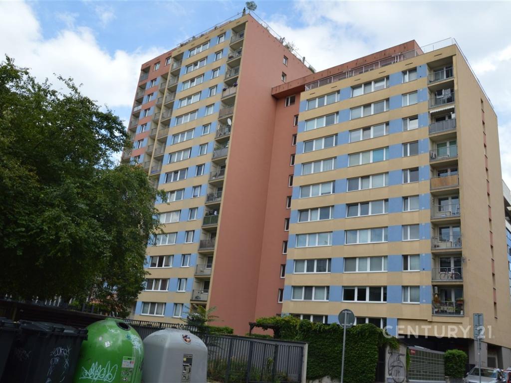 Pronájem bytu 1+kk 29 m2, Praha – náhled fotky 18