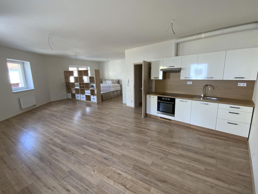 Pronájem bytu 1+kk 65 m2