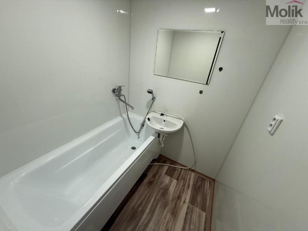 Pronájem bytu 1+kk 27 m2