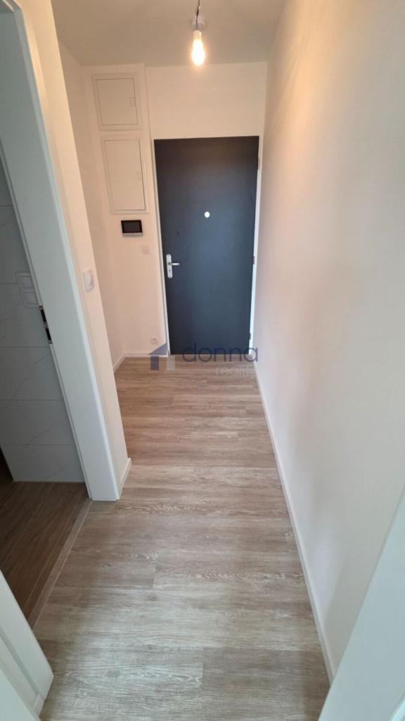 Pronájem bytu 1+kk 28 m2, Praha – náhled fotky 8