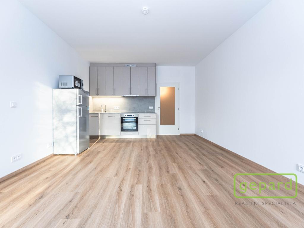 Pronájem bytu 1+kk 34 m2