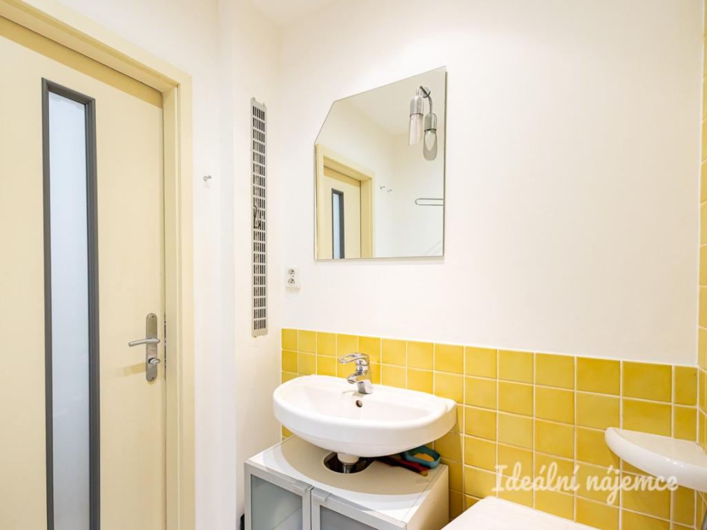 Pronájem bytu 3+kk 56 m2, Praha – náhled fotky 18