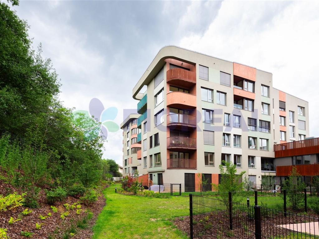 Pronájem bytu 1+kk 39 m2, Praha – náhled fotky 14