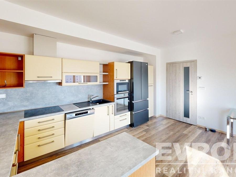 Pronájem bytu 3+kk 82 m2