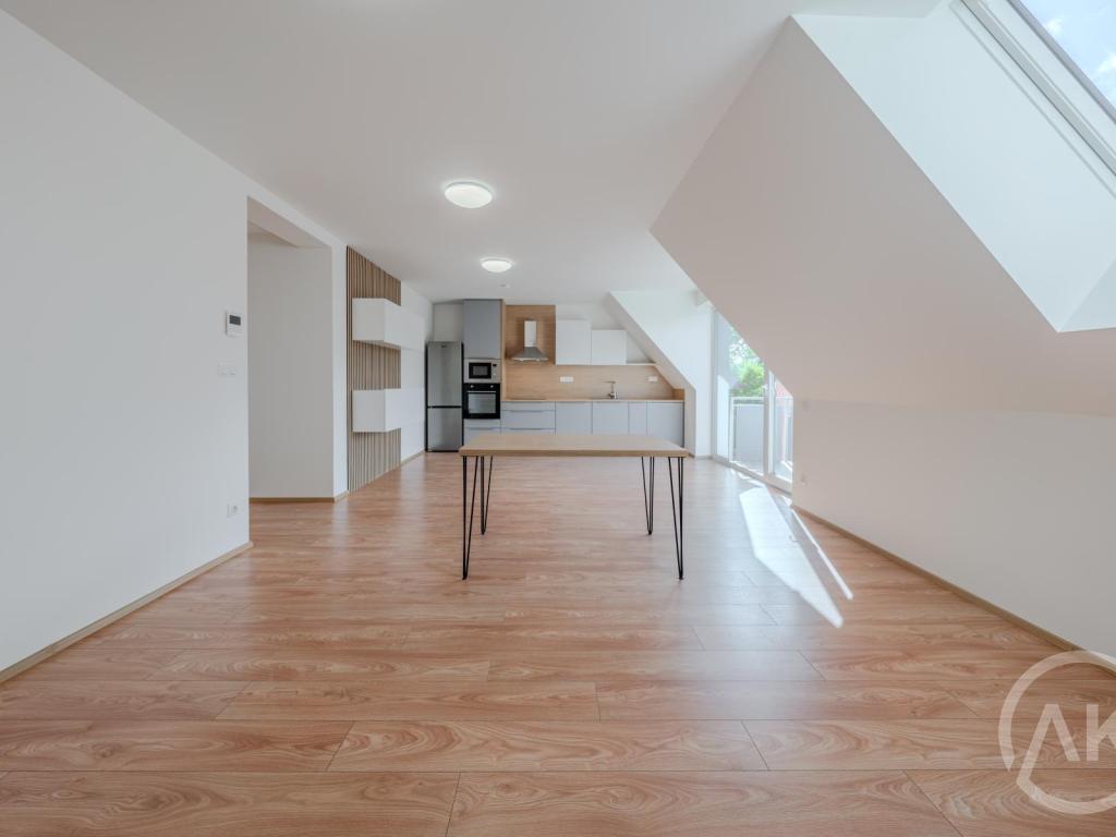 Pronájem bytu 3+kk 86 m2