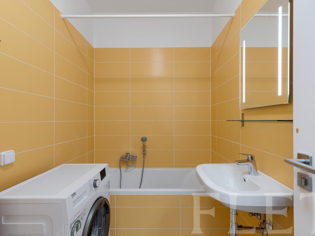 Pronájem bytu 1+kk 34 m2, Praha – náhled fotky 9