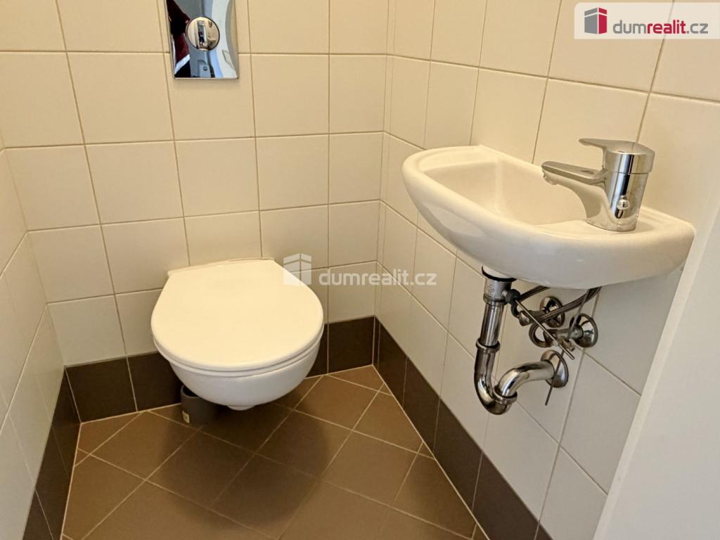 Pronájem bytu 2+kk 84 m2, Praha – náhled fotky 9