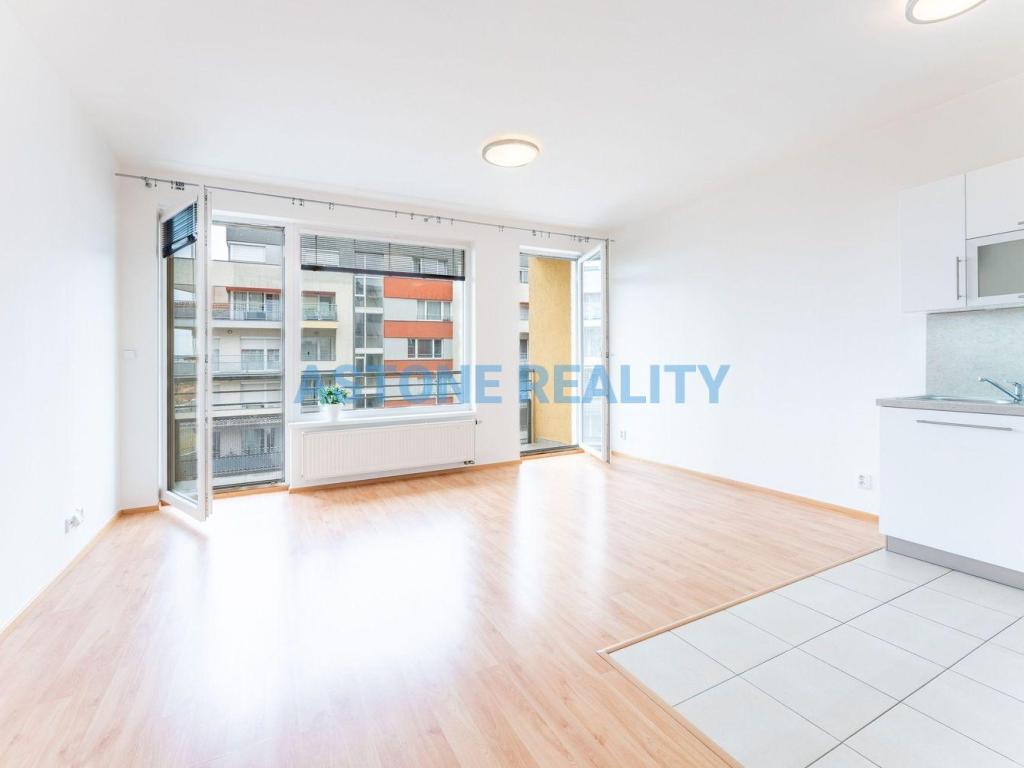 Pronájem bytu 1+kk 42 m2