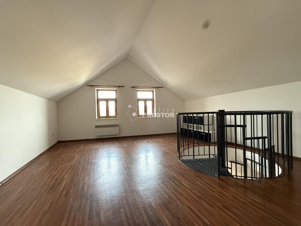 Pronájem bytu 2+kk 6102 m2
