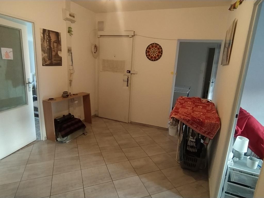 Spolubydleni bytu celý pokoj 86 m2