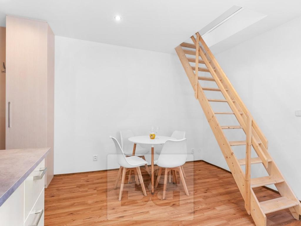 Pronájem bytu 2+kk 40 m2