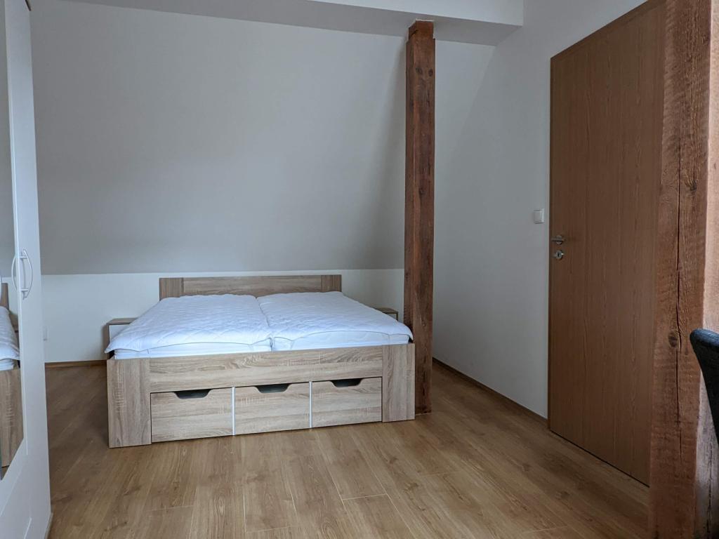 Pronájem bytu 2+kk 77 m2