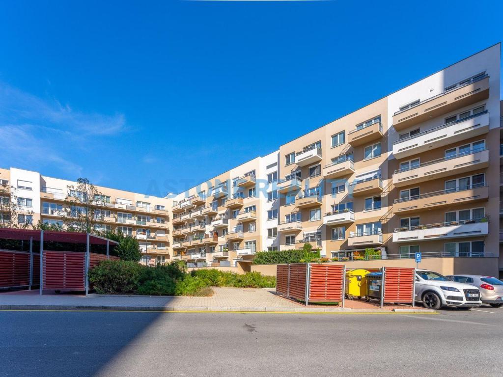 Prodej bytu 1+kk 36 m2, Praha – náhled fotky 27