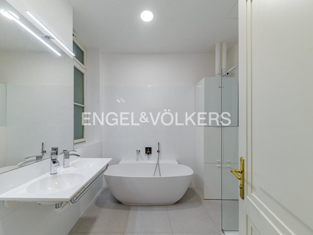 Pronájem bytu 3+kk 137 m2, Praha – náhled fotky 7