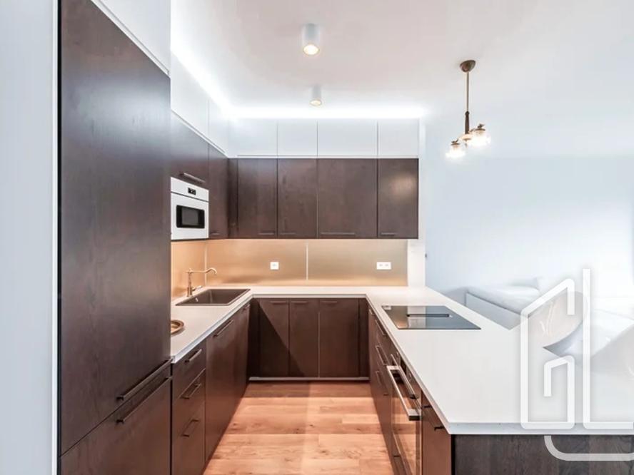 Pronájem bytu 5+kk 221 m2