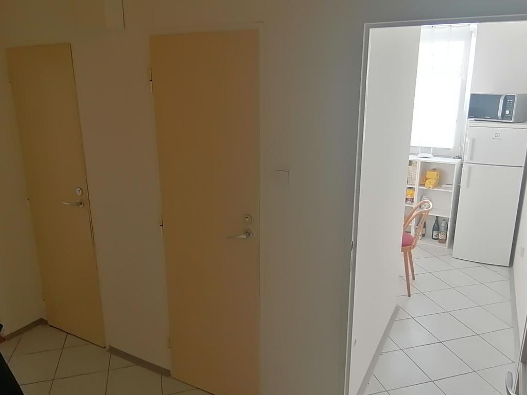 Spolubydleni bytu celý pokoj 16 m2
