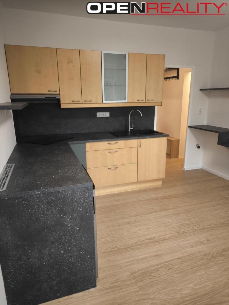 Pronájem bytu 2+kk 33 m2