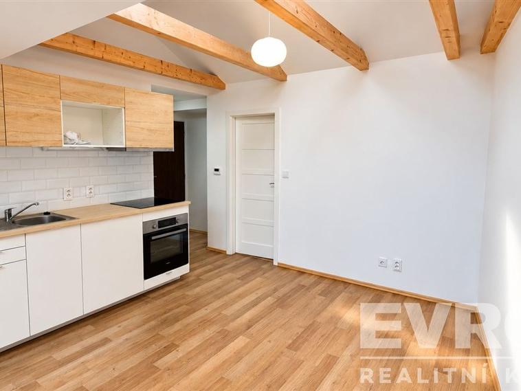 Pronájem bytu 2+kk 34 m2