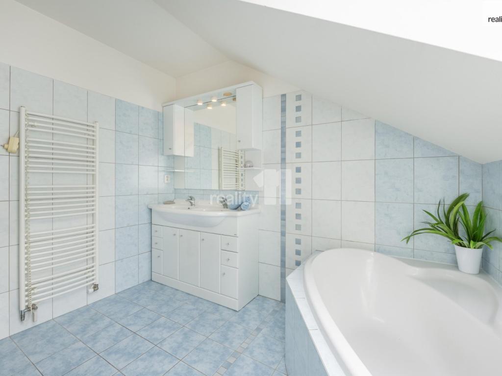 Prodej domu 200 m2, Kamenice – náhled fotky 17