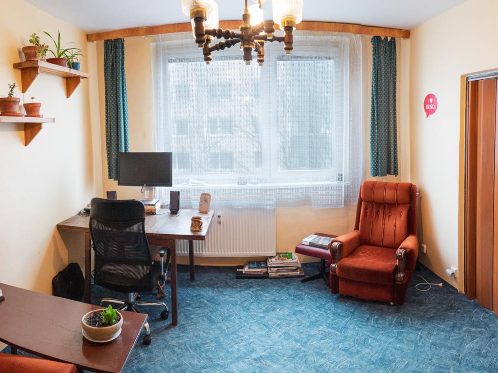 Spolubydleni bytu celý pokoj 70 m2