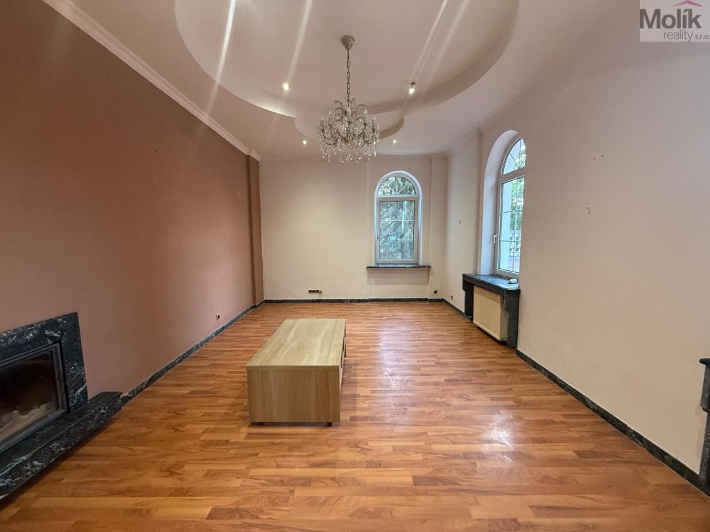 Pronájem bytu 3+1 150 m² – pohled 5