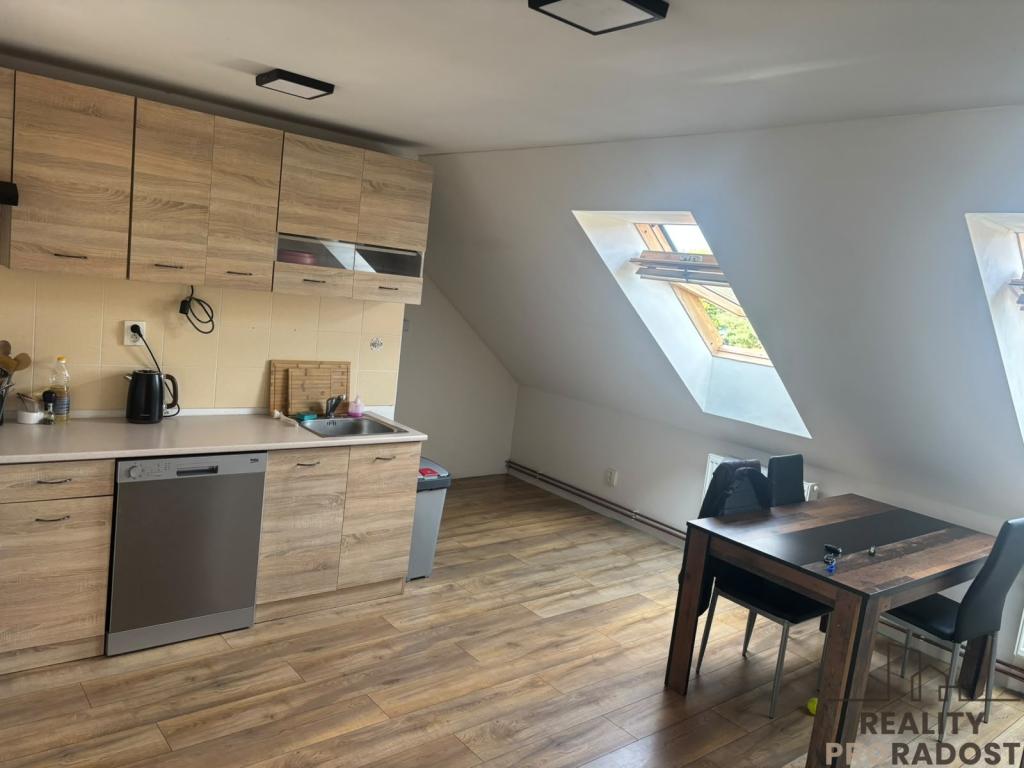 Pronájem bytu 4+kk 90 m2