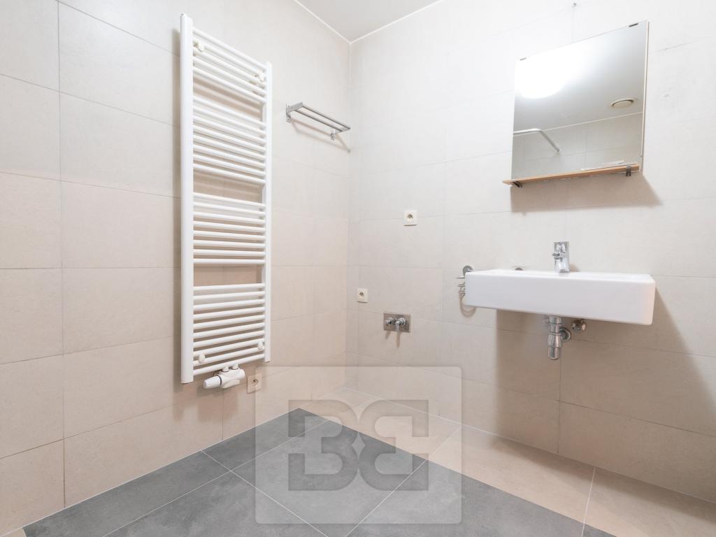 Pronájem bytu 2+kk 43 m2, Praha – náhled fotky 10
