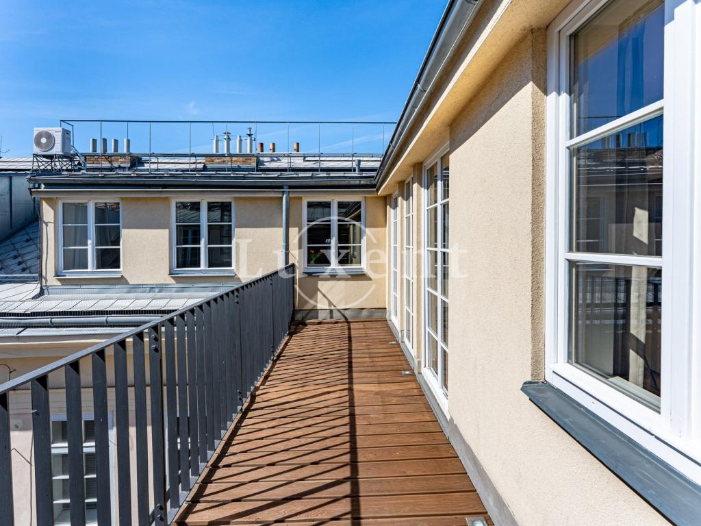 Pronájem bytu 4+kk 213 m2