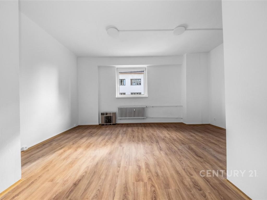 Pronájem bytu 1+kk 37 m2