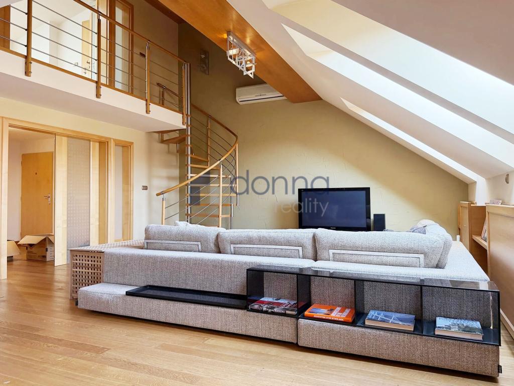 Pronájem bytu 3+kk 157 m2