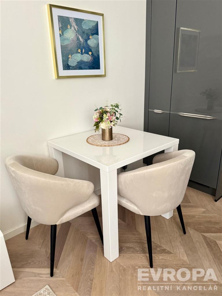 Pronájem bytu 2+kk 38 m2