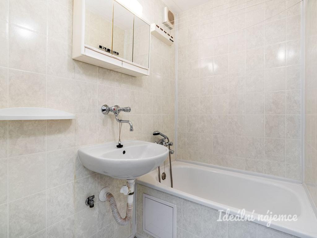 Pronájem bytu 2+kk 42 m2, Praha – náhled fotky 9