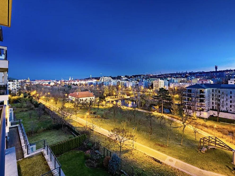 Pronájem bytu 3+kk 91 m2, Praha – náhled fotky 12