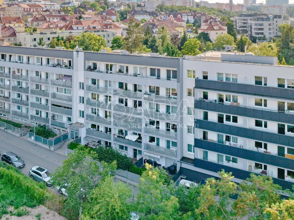 Prodej bytu 3+kk 75 m2, Praha – náhled fotky 34