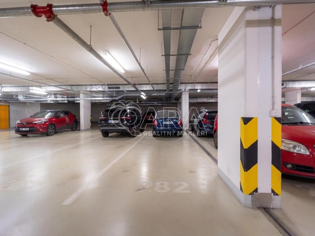Pronájem bytu 1+kk 37 m2, Praha – náhled fotky 15
