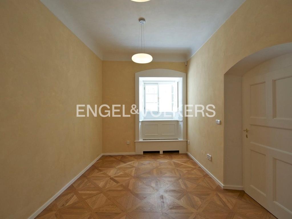 Pronájem bytu 2+1 54 m2, Praha – náhled fotky 2