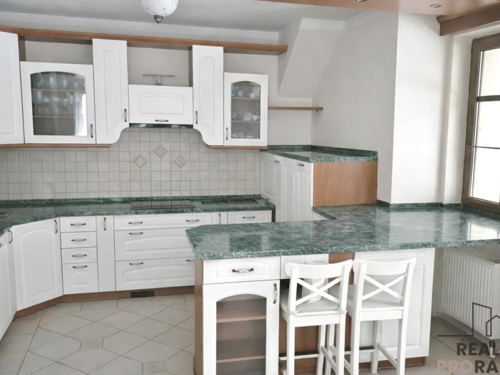 Prodej domu 369 m2, Jesenice – náhled fotky 6