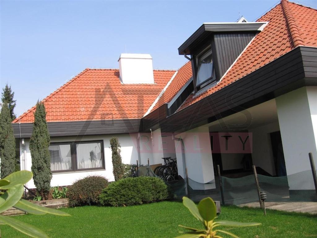 House, 417 m², land 1000 m²