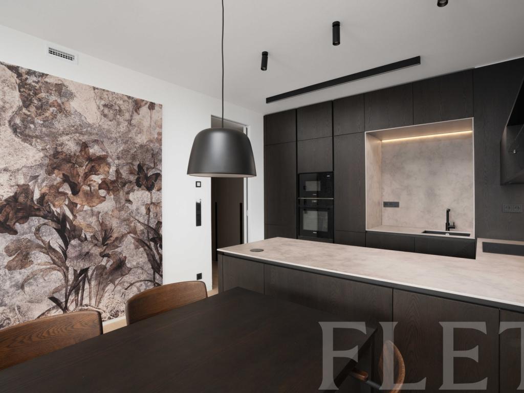 Pronájem bytu 2+kk 61 m² – pohled 3
