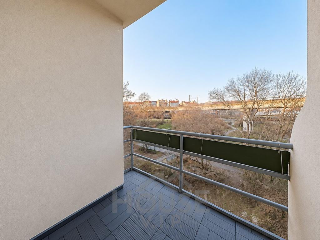 Prodej bytu 2+1 81 m2, Praha – náhled fotky 30
