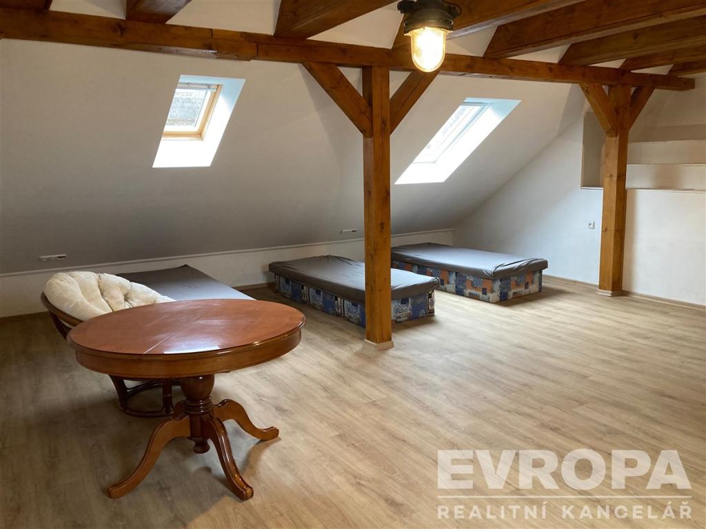 Pronájem domu 280 m2