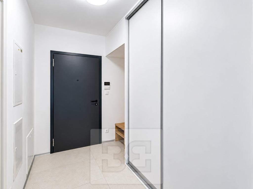 Prodej bytu 1+kk 40 m2, Praha – náhled fotky 9