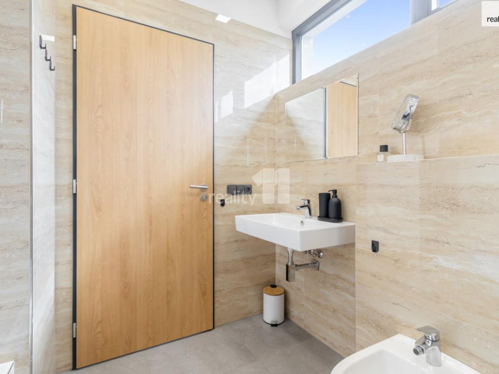 Pronájem bytu 3+kk 105 m2, Praha – náhled fotky 12