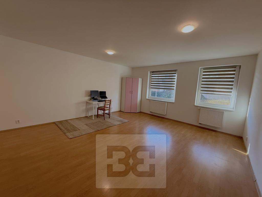 Pronájem bytu 1+kk 38 m2